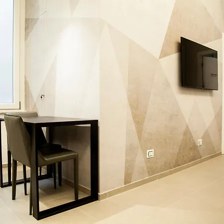 招待所 Switch 9 3*